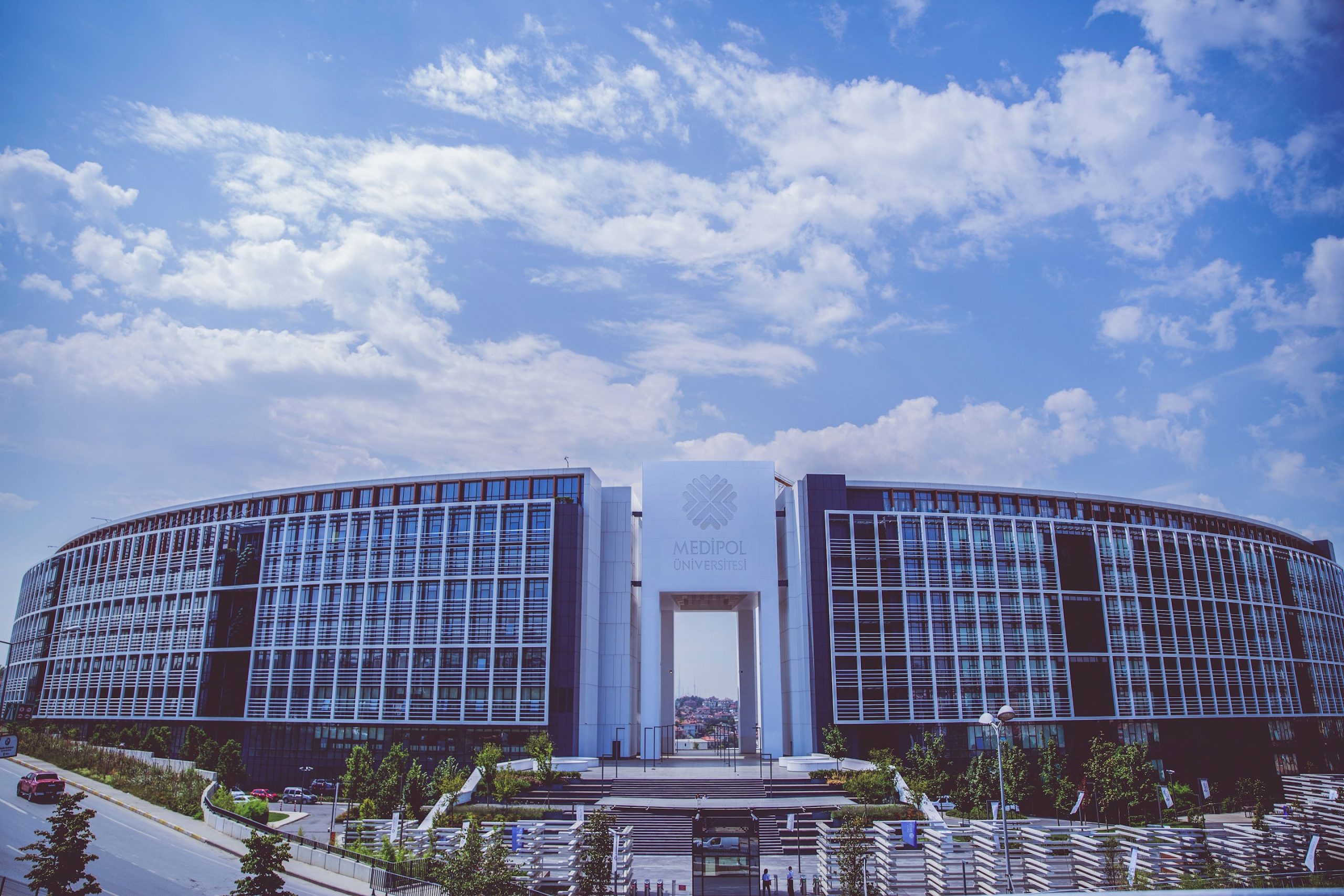 Jurusan dan Biaya Kuliah Istanbul Medipol University 2024