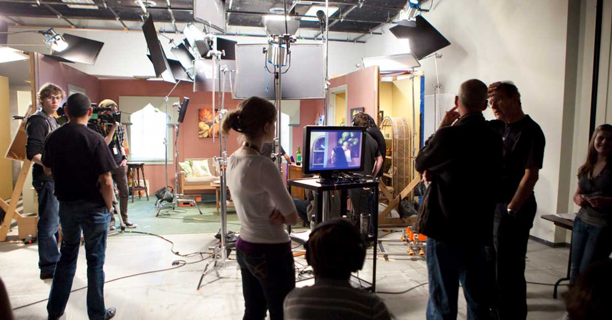 Film Design and Authorship: Menjadi Ahli dalam Industri Kreatif