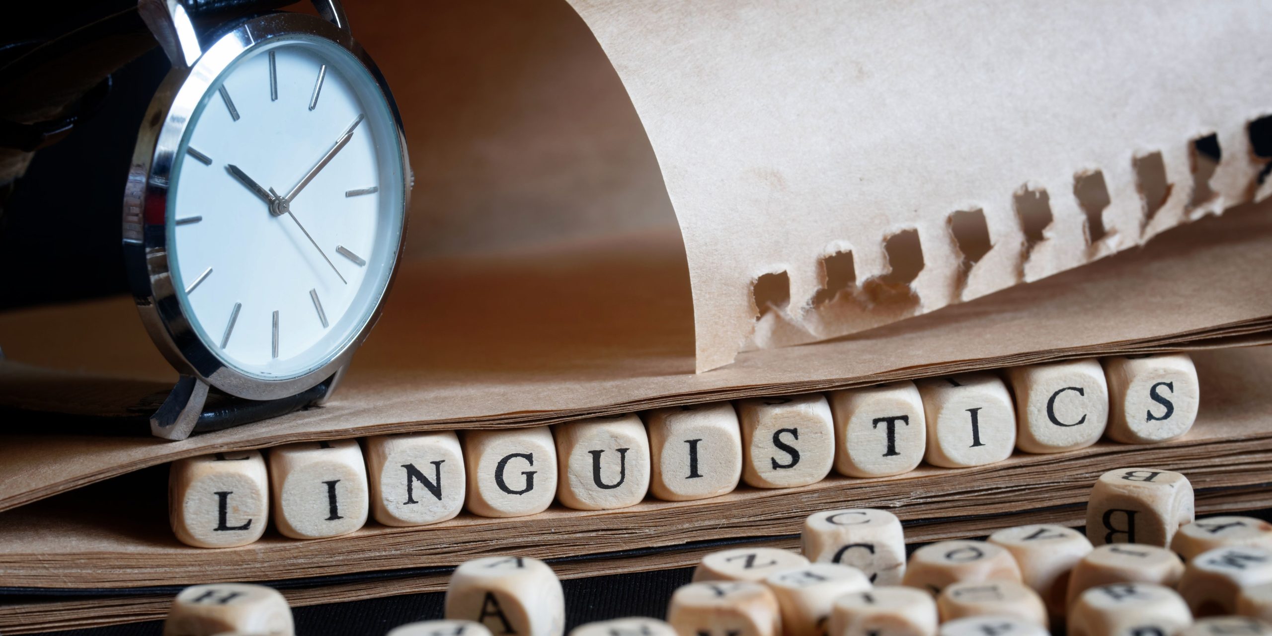 Pesona Linguistik: Memahami Kekayaan Bahasa dan Fenomena Komunikasi Manusia