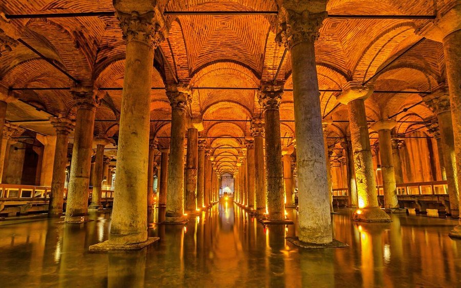Istanbul’s Basilica Cistern: Dunia Bawah Tanah yang Mistis