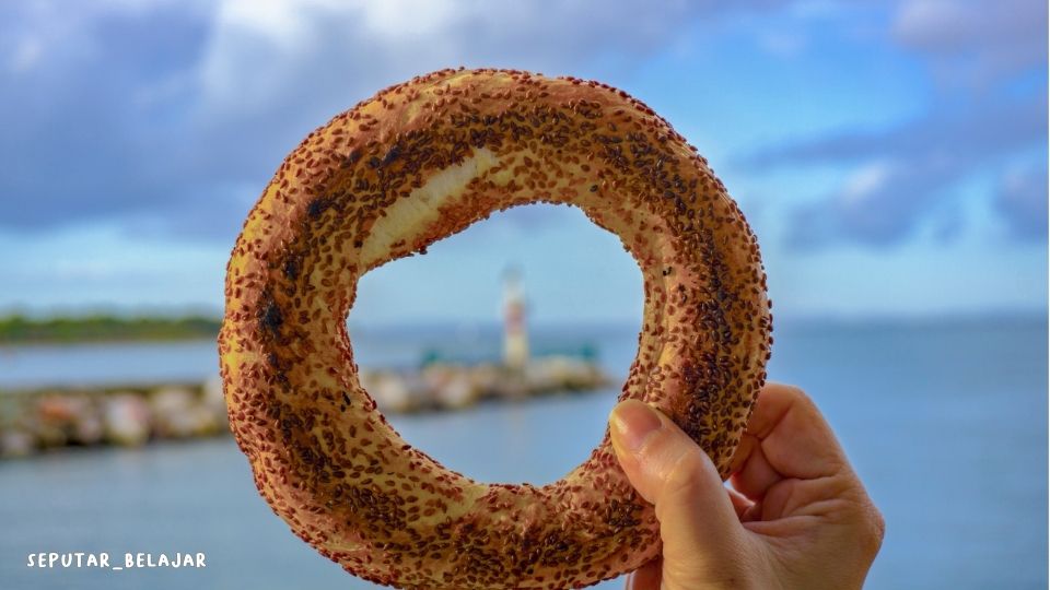 Sejarah Lengkap Roti Simit yang Sangat Lezat!